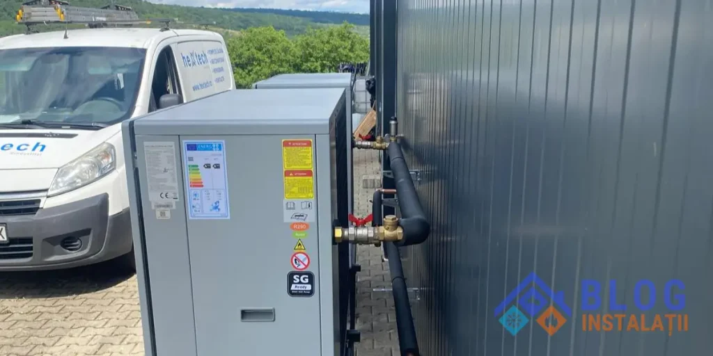 Pompă de căldură de temperatură înaltă cu agent frigorific R290 și certificare SG Ready, pentru apă caldă menajeră până la 80°C